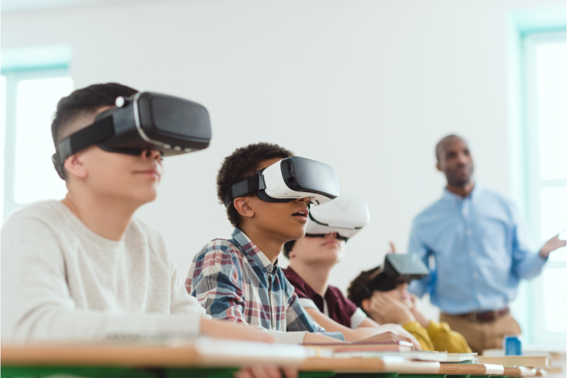 Lernende-mit-VR_900x600.png